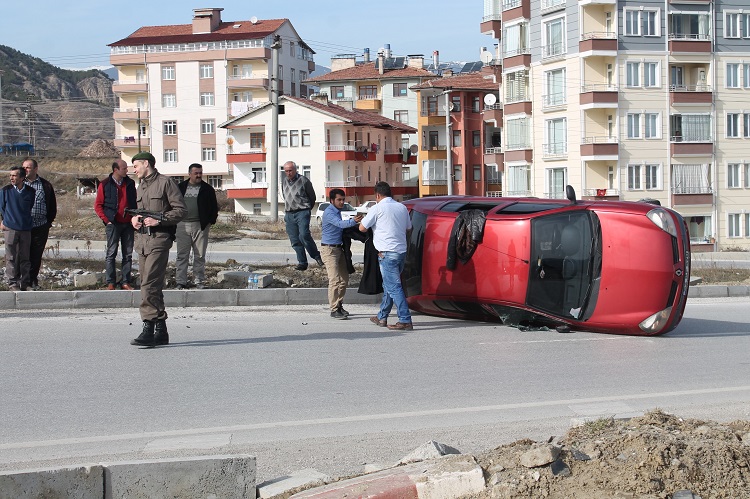 Çorum Kavşağında Kaza:2 Yaralı