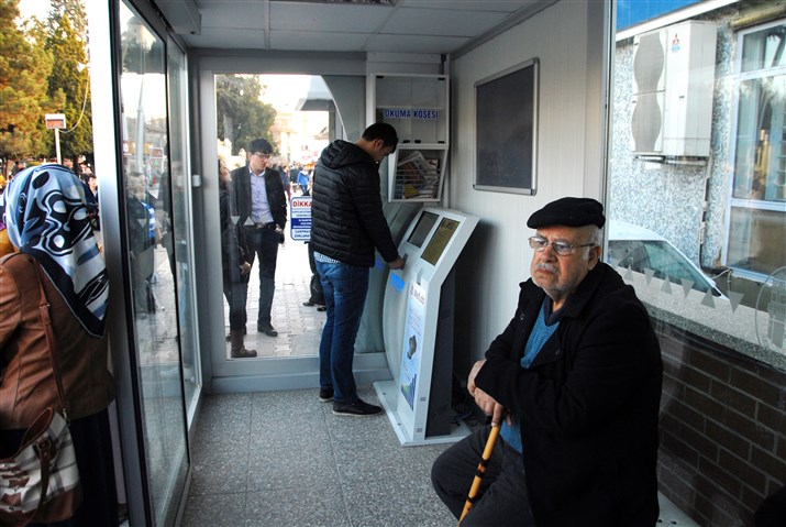 Otobüs Duraklarında Su Yükleme Noktası