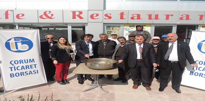 Ticaret Borsası Şehitler İçin Helva Dağıttı