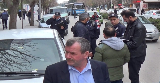 4 Araca Asit Döktüler