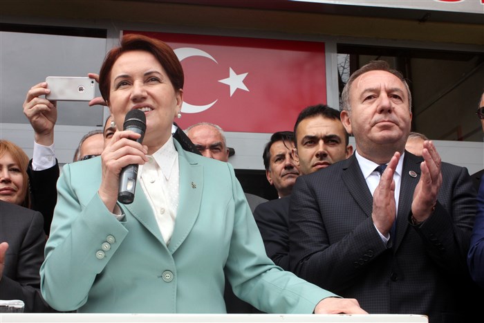 “İktidara Yürüyoruz”