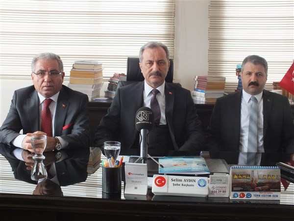 Kamu Çalışanları Yüzdelik Zamlara Mahkum Edildi