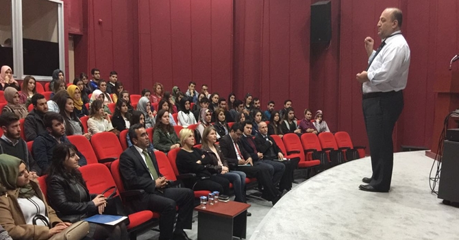 Öğrencilere “Sağlık Yönetimi” Konferansı