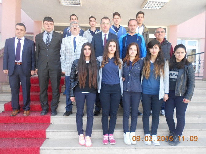 Şampıyon Badmintonculardan Kaymakama Ziyaret