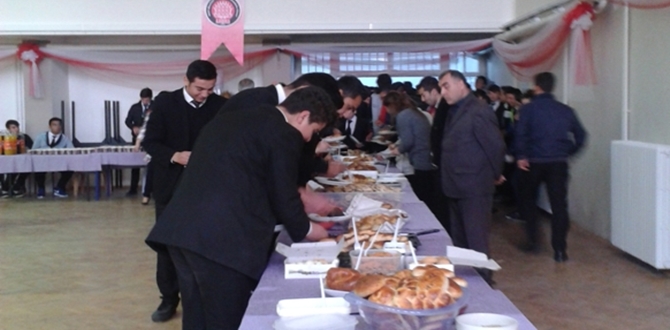 Şehitler Dolayısıyla Şenlikler Buruk Geçti