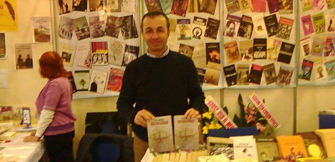 Öztürk, Şiir Kitabı Çıkarttı