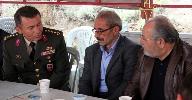 Uslu, Şehit Karaman’ın Baba Ocağını Ziyaret Etti