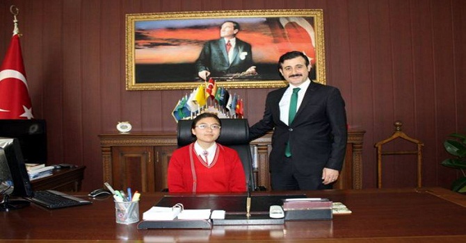 23 Nisan Kaymakamı Herkesin Mutlu Olmasını İstedi