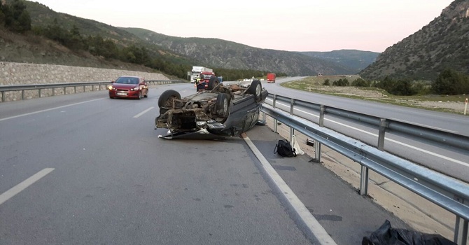 Otomobil Takla Attı:4 Yaralı