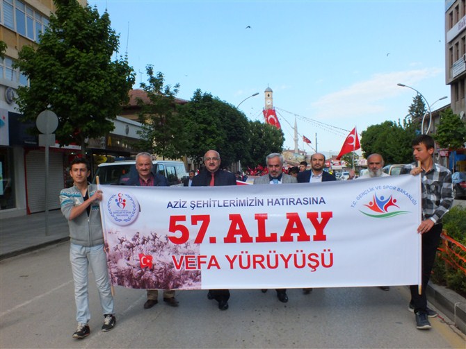 Gençlerden 57.Alaya Vefa Yürüyüşü