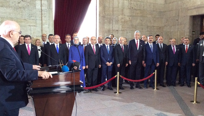 Uslu, Anıtkabir’de Yapılan 23 Nisan Kutlamalarında