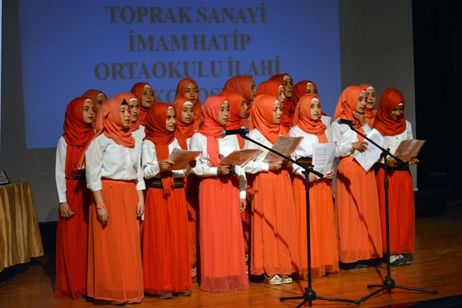 “40 Yaşındasın” Şiir İçin Yarıştılar