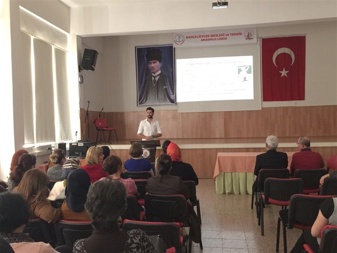 Öğretmen ve Öğrencilere Empati Dersi