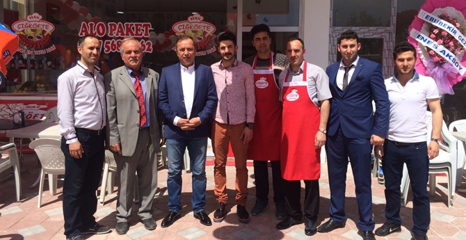 Ceylan, Has Çiğköfte Dünyası’nı Açtı