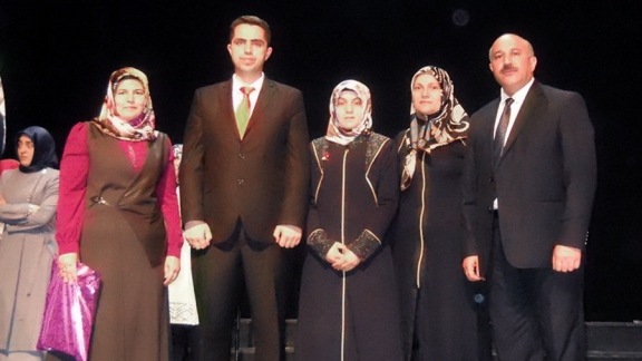 Alaca Kız İHL Bölge 1.ncisi Oldu