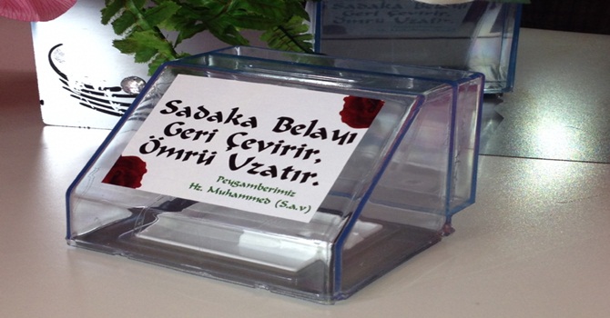 Sadaka Kutusunu Çaldılar