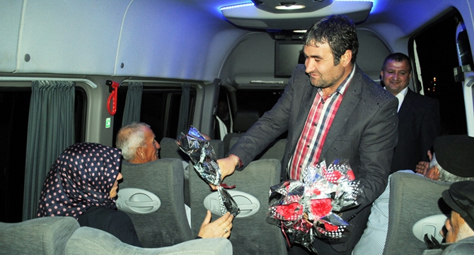 Karanfillerle Çanakkale’ye Uğurlandılar