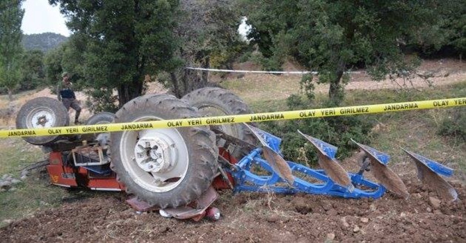 Traktörün Altında Can Verdi