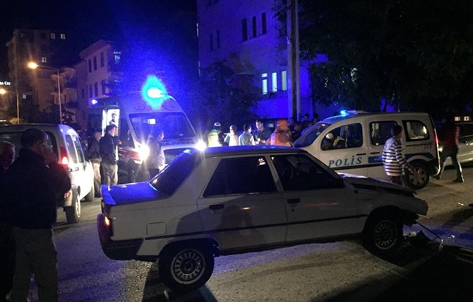 Çorum’da 3 Otomobil  Kaza Yaptı: 1 Yaralı
