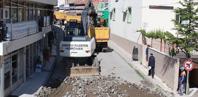 Sungurlu Belediyesi’nden Yol Çalışması