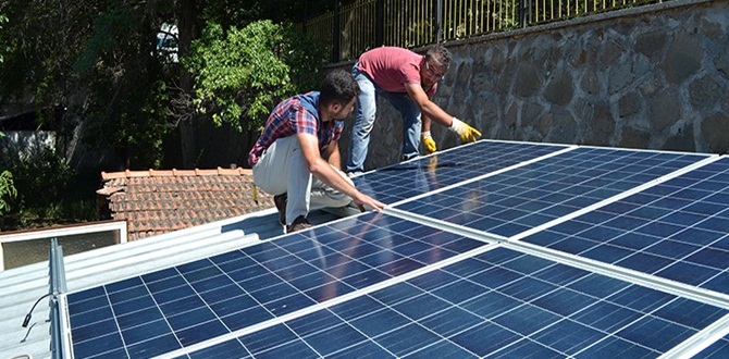 Öğrencilerden Okullarına Güneş Enerji Sistemi