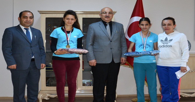 Şampiyon Öğrencilerden Büyük’e Ziyaret