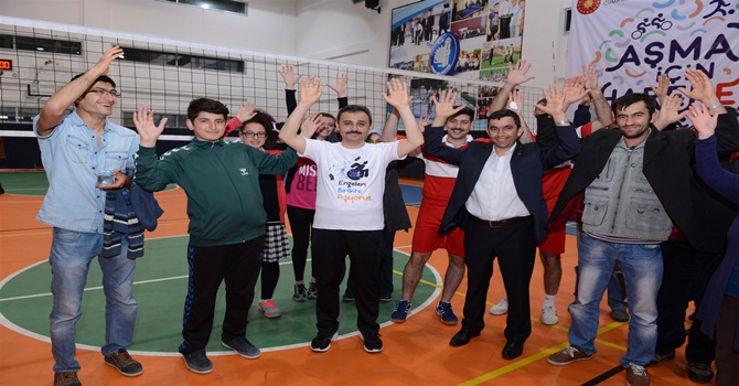 Engelleri Birlikte Aştılar, Voleybol Maçında Buluştular