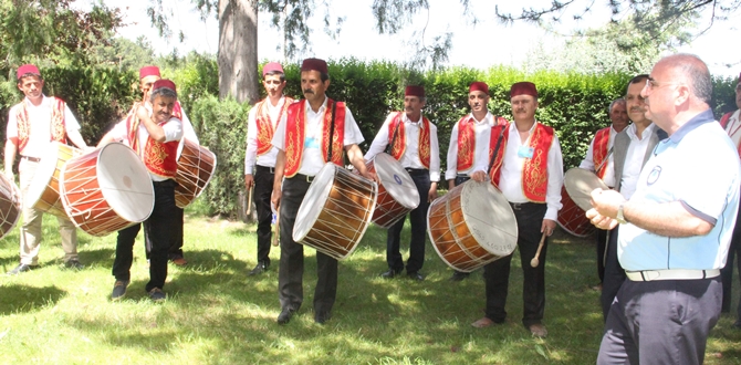 Davulcular,”Mehter Marşı” Çalacak