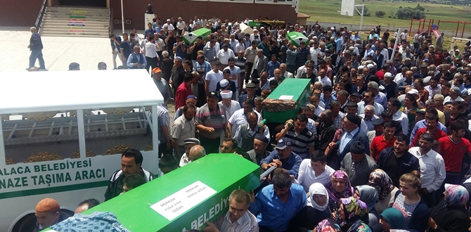 Cenazesine Gidiyorlardı, Beraber Toprağa Verildiler