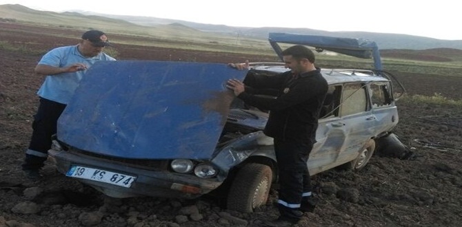 Otomobil Tarlaya Uçtu: 1 Yaralı