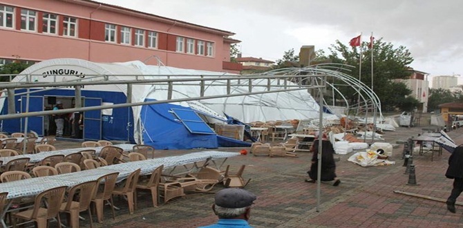 Sungurlu’da Ev ve İşyerlerini Su Bastı