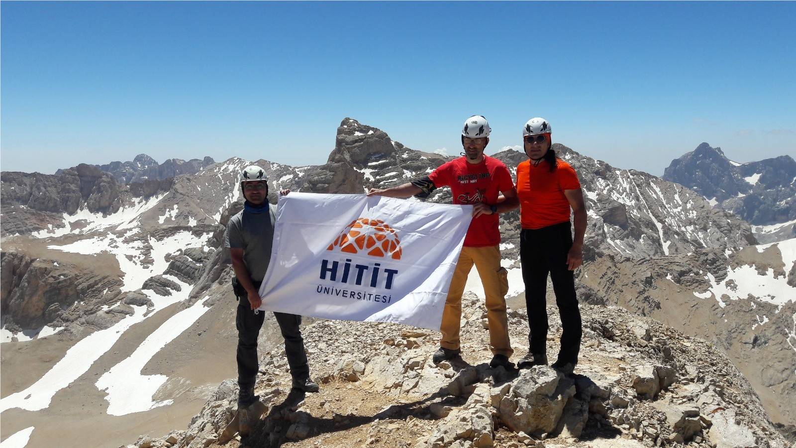 Hititli Akademisyenlerden Emler Zirvesine Tırmanış