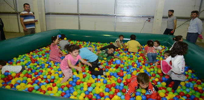 Çocuklar Gönüllerince Eğleniyor