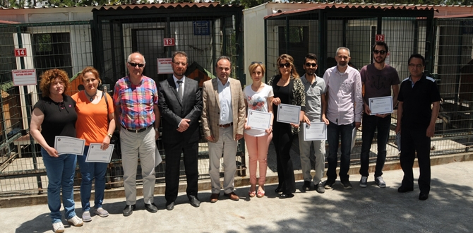 Hayvanseverler Sertifikalarını Aldı