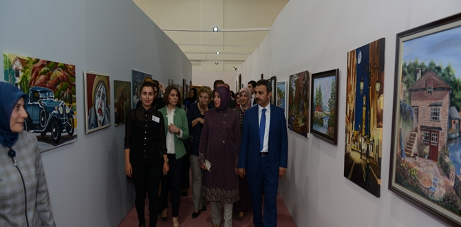 Bayanlar, Hünerlerini Sergiledi