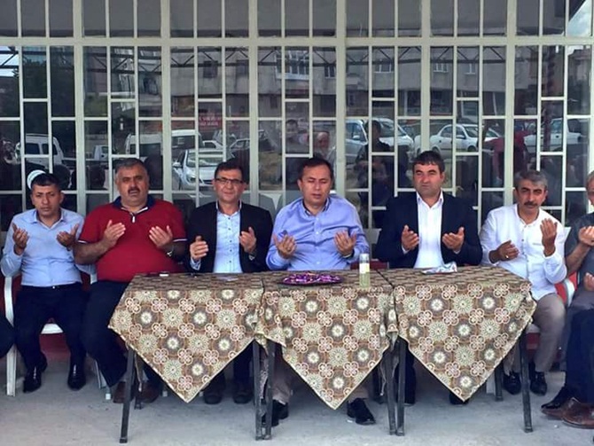 Bereketli Kazanç İçin Dua Ettiler