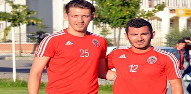 İki İsim Daha Kırmızı-Siyah Oldu