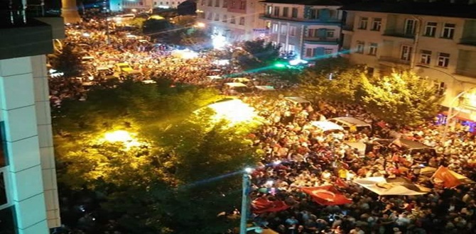 Çorumlular Demokrasiye Sahip Çıktı