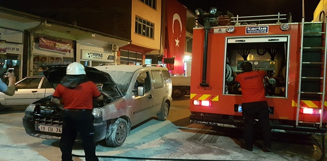 Seyir Halindeki Araç Alev Aldı