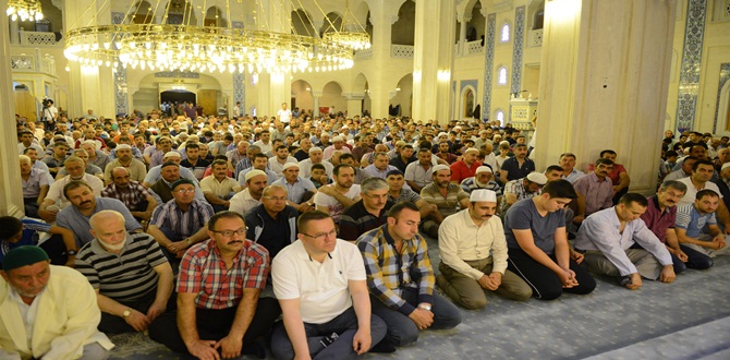 Ünlü Hafızlardan Kur’an Şöleni