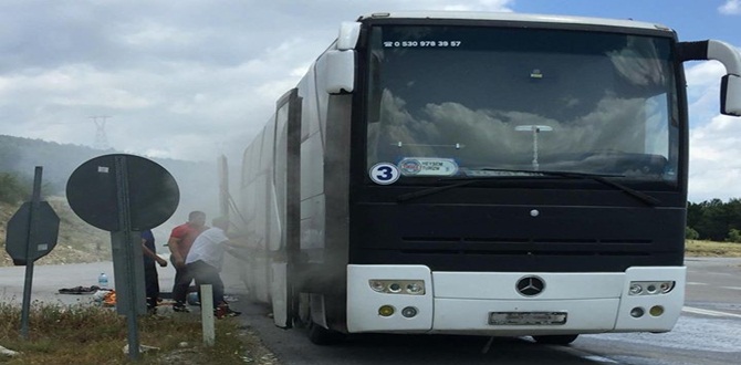 Yolcu Otobüsü Alev Aldı