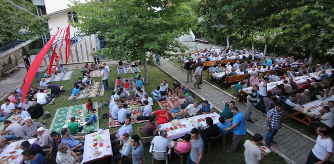 Ramazanın Son Günü Anlamlı İftar