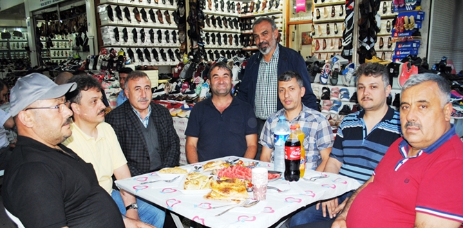 Ayakkabıcılar Arastası İftar Yaptı