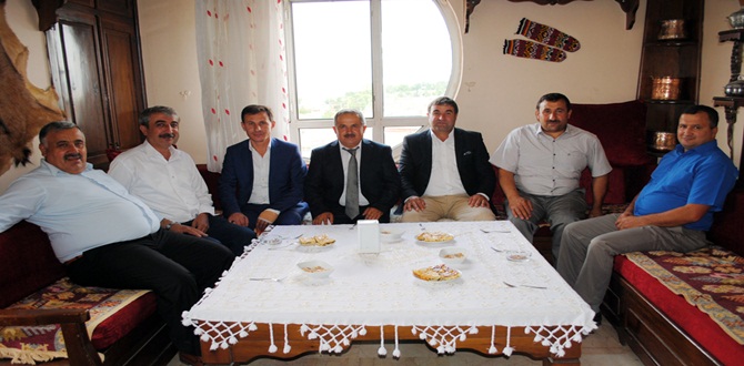 Esnaf Bayramlaşma Geleneğini Bozmadı