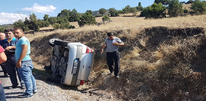 Otomobil Şarampole Uçtu: 5 Yaralı