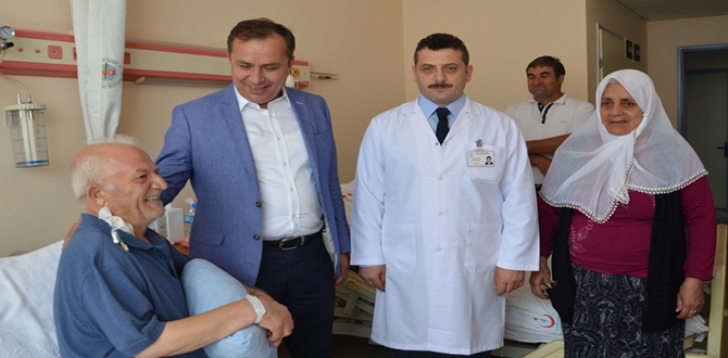 Ceylan, Hasta Ziyaretlerini İhmal Etmiyor
