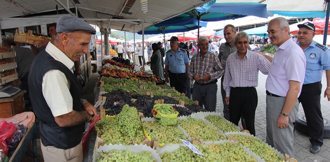 Başkan Karataş’tan Halk Pazarına Ziyaret