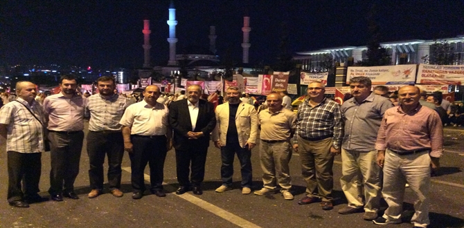 Uslu ve Çorumlular Külliyede Nöbet Tuttu