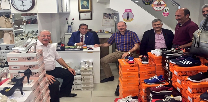 Zafer Çarşısı Esnafının Sorunlarını Dinledi