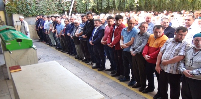 Ünsal Özkömürcü Toprağa Verildi